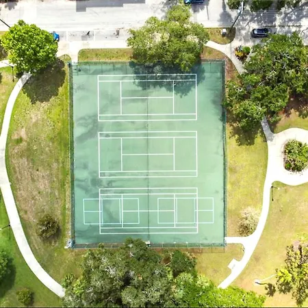 New Listing Sarasota Pet-Friendly 1 Bedroom Apartment